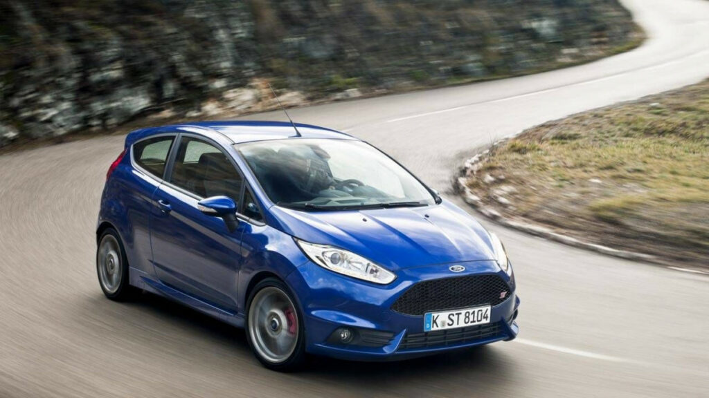 11 Ford Fiesta ST - Driving the Ford Fiesta ST Hot Hatch